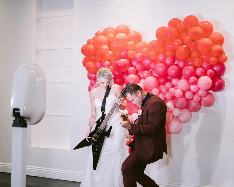 Photo booth rentals Bend Oregon with balloon backdrop