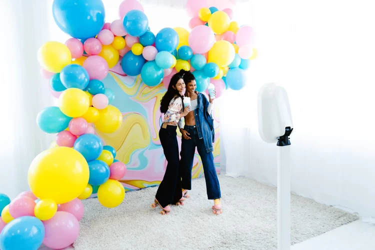 Redmond Oregon photo booth rentals with pastel balloons