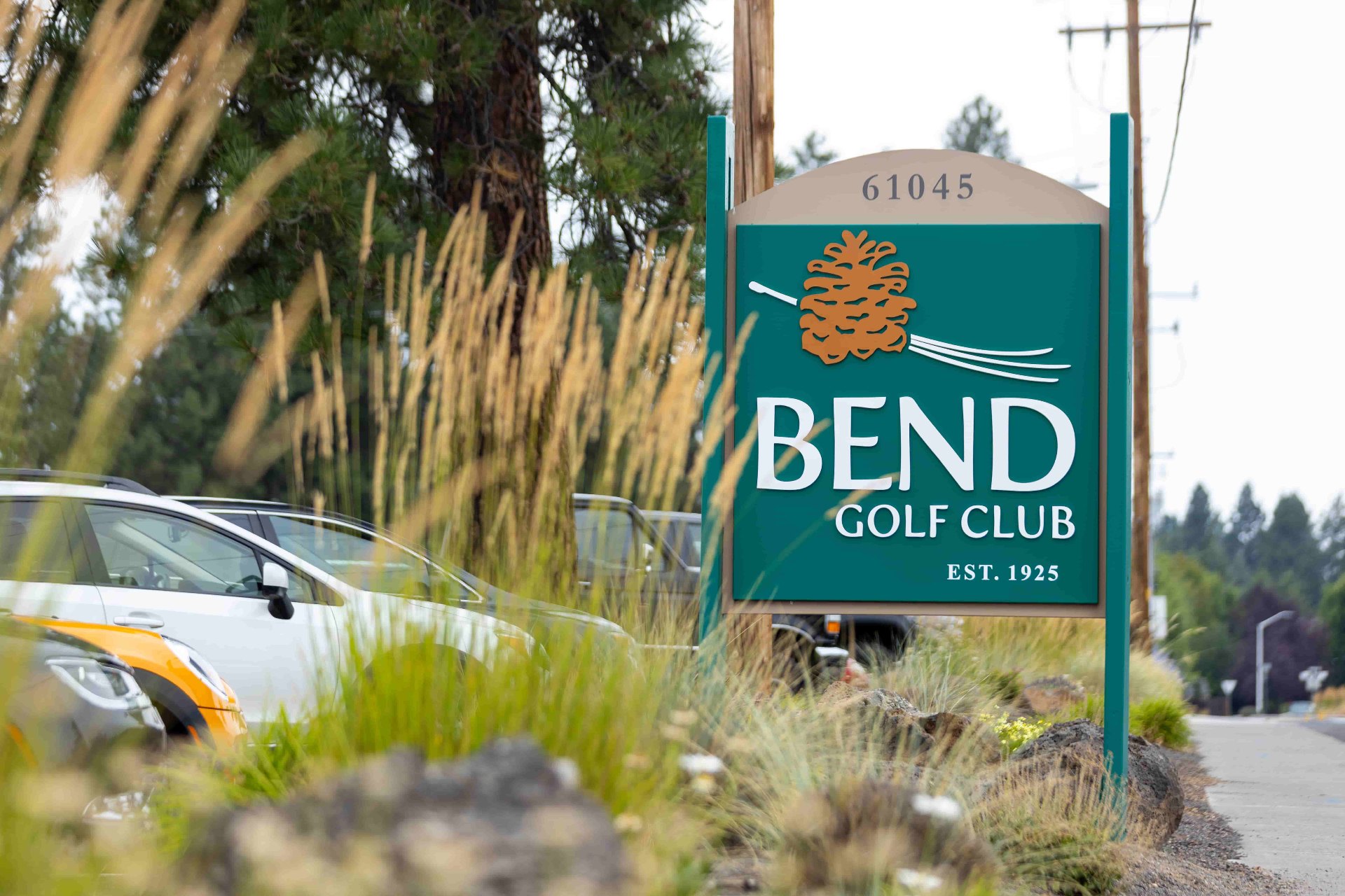 Golf course photography Bend Golf Club signage